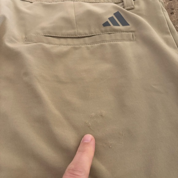 Adidas Ultimate365 8-Inch Hemp Khaki Golf Shorts HR7951
Men’s 32 - Picture 10 of 11